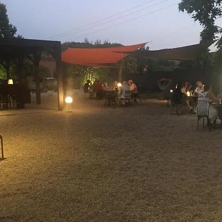 Logis Restaurant La Fontaine 3* Mantry