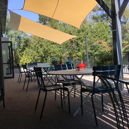 Hotel Logis Restaurant La Fontaine Mantry